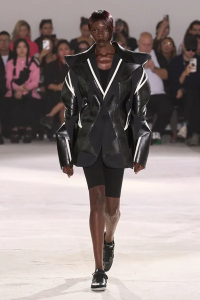 Look 24